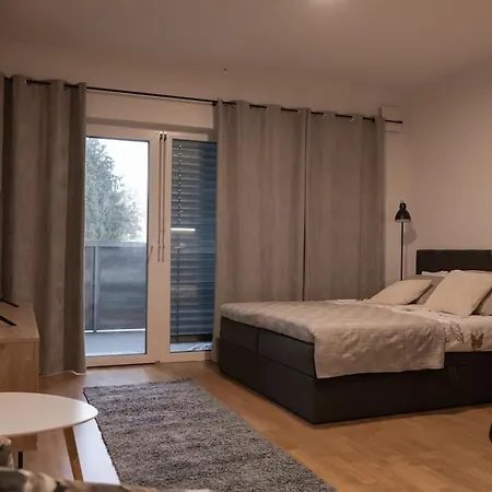 Modern Studio In Pipanova Lägenhet